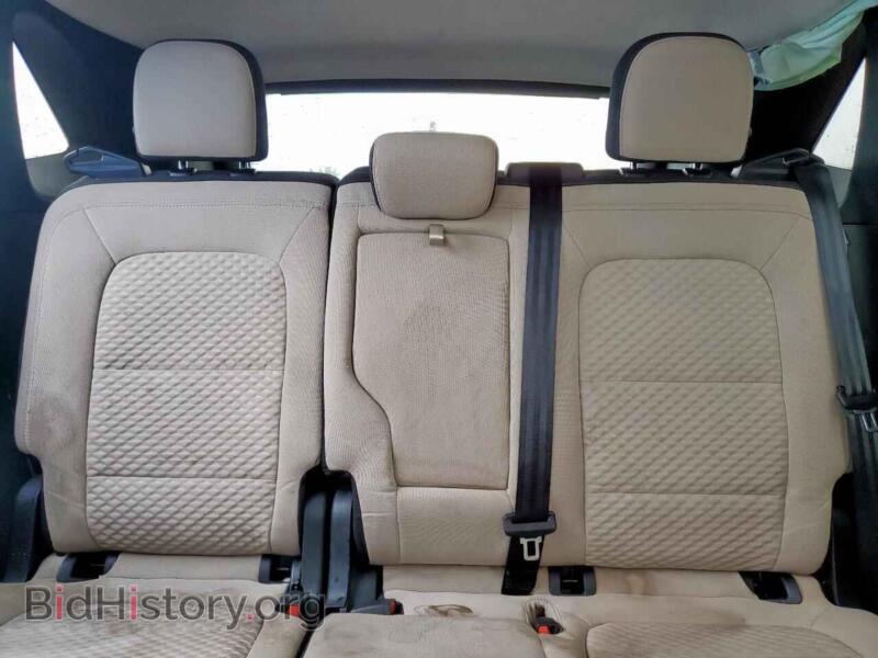 2020 Ford ESCAPE (VIN 1FMCU9G62LUA85416) — photo 10 of 13