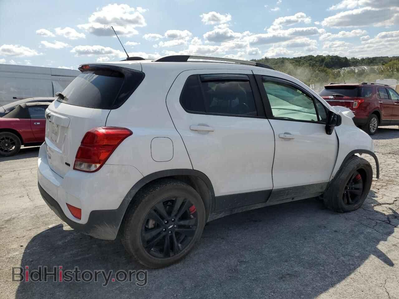 2020 CHEVROLET TRAX - VIN: 3GNCJPSB7LL196504 - Фото 3