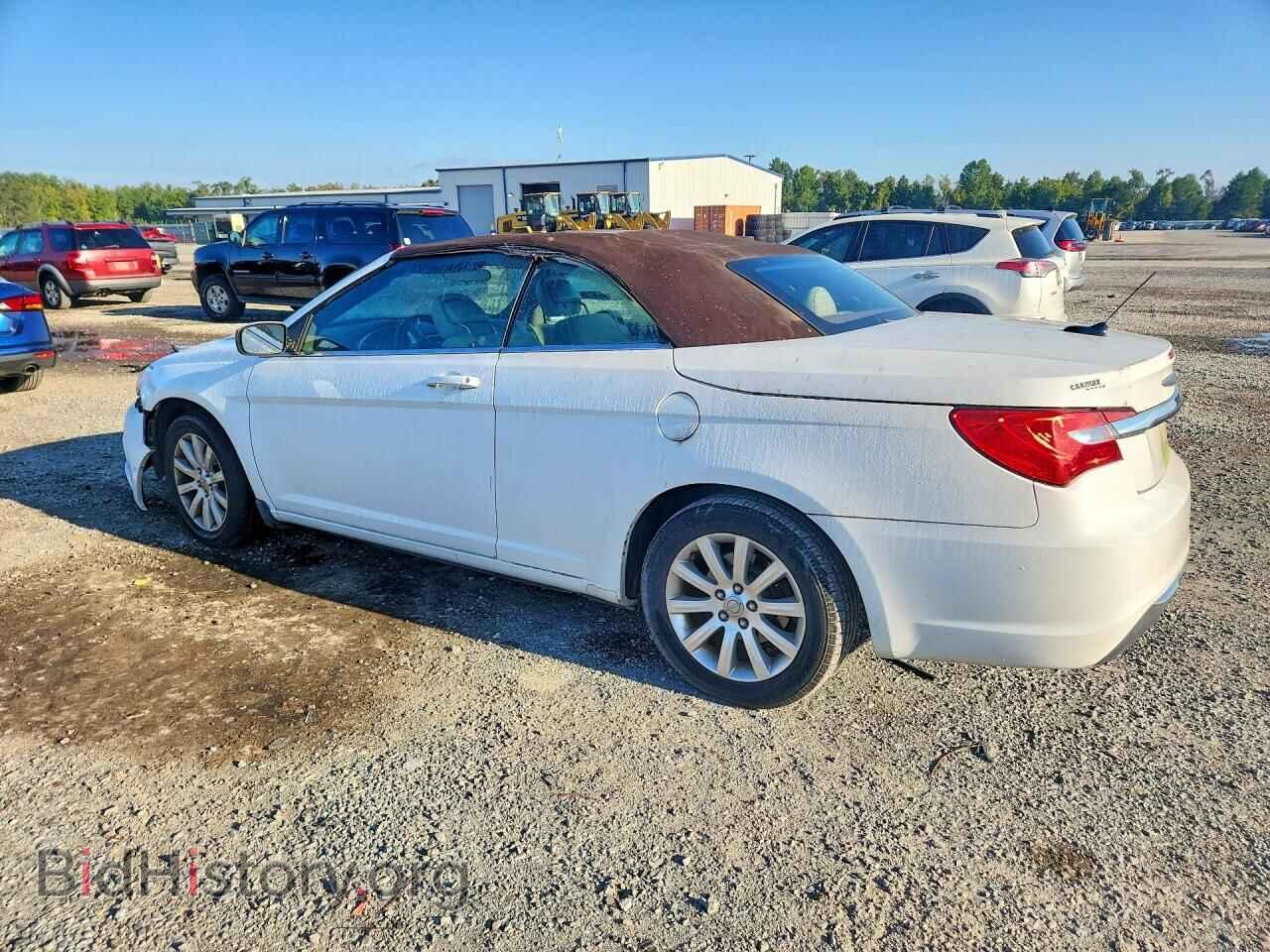 2013 CHRYSLER 200 - VIN: 1C3BCBEB5DN512016 - Photo 2