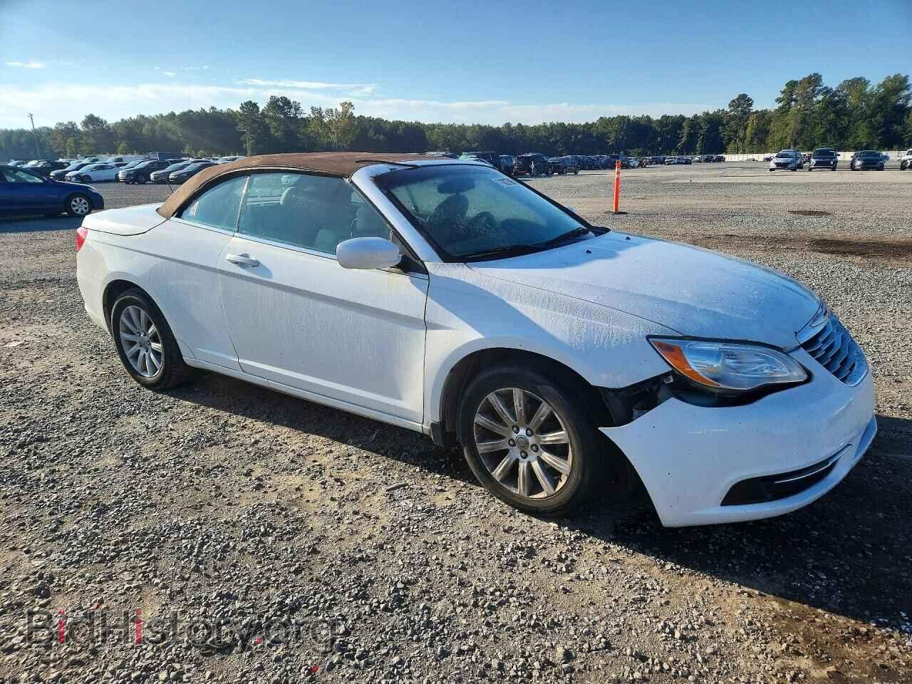 2013 CHRYSLER 200 - VIN: 1C3BCBEB5DN512016 - Photo 4