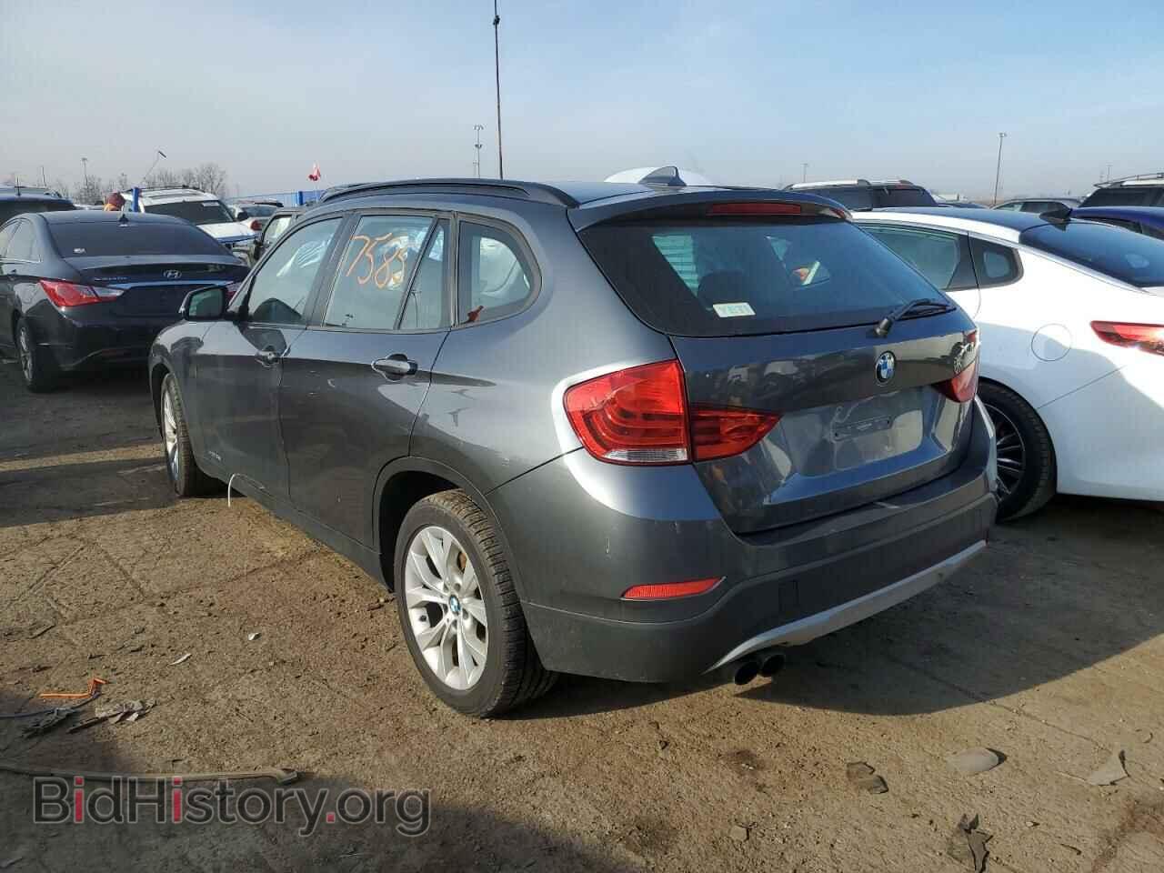 2013 BMW X1 - VIN: WBAVL1C50DVR87585 - Фото 2