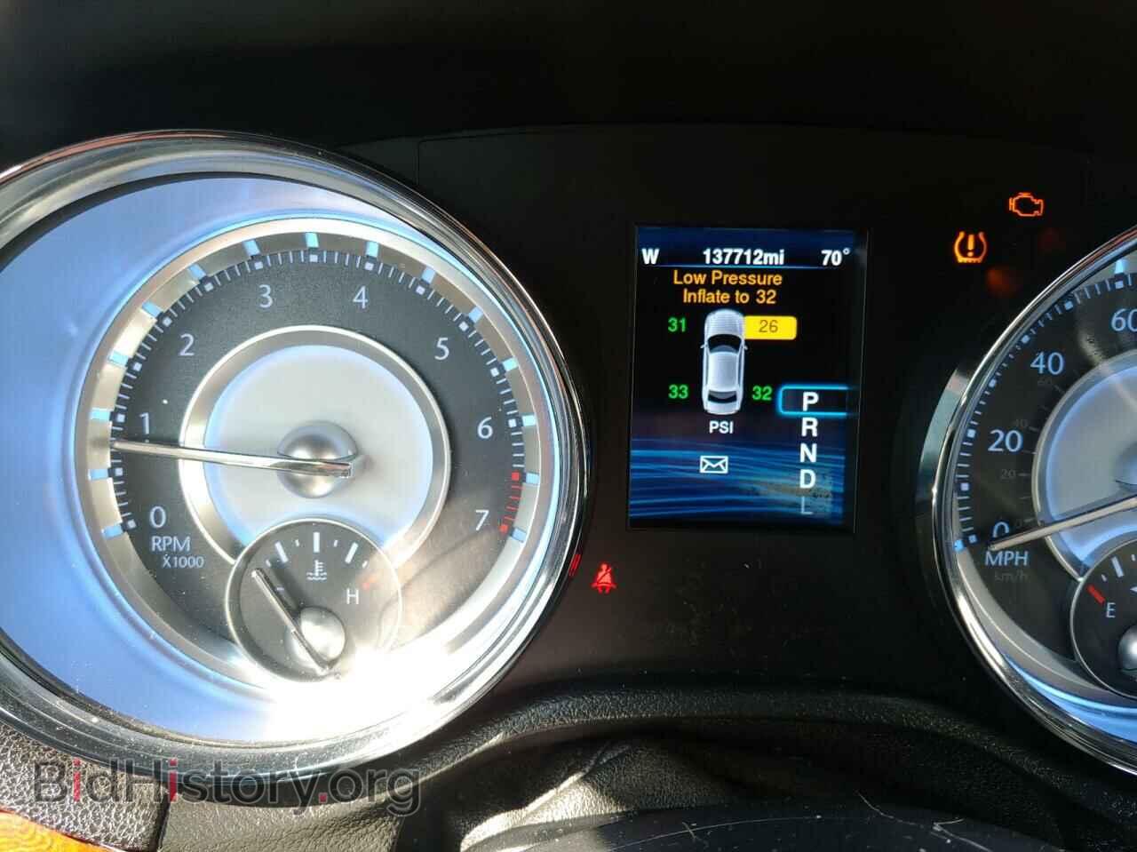 2014 CHRYSLER 300 - VIN: 2C3CCAAG2EH345835 - Фото 8