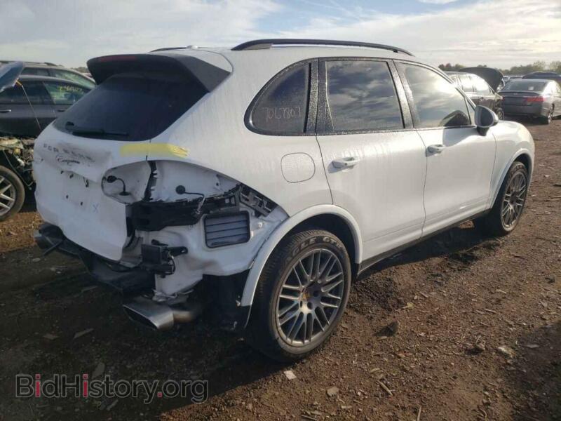 2017 Porsche CAYENNE (VIN WP1AA2A20HKA87670) — photo 3 of 12