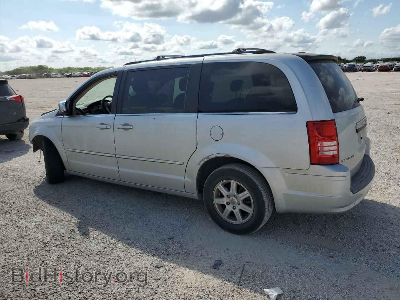 2010 CHRYSLER MINIVAN - VIN: 2A4RR8D16AR451630 - Фото 2