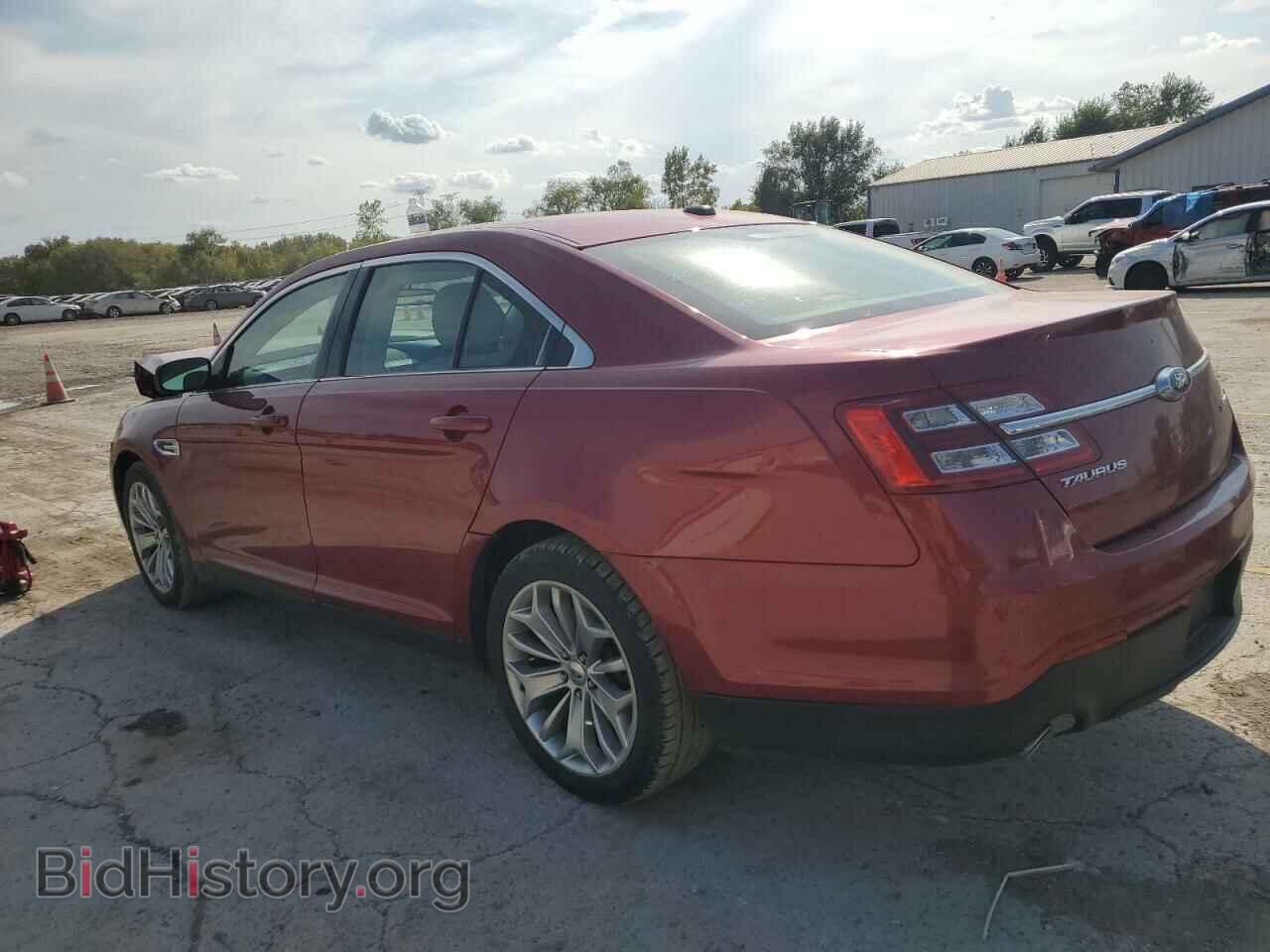 2013 FORD TAURUS - VIN: 1FAHP2F88DG226023 - Фото 2
