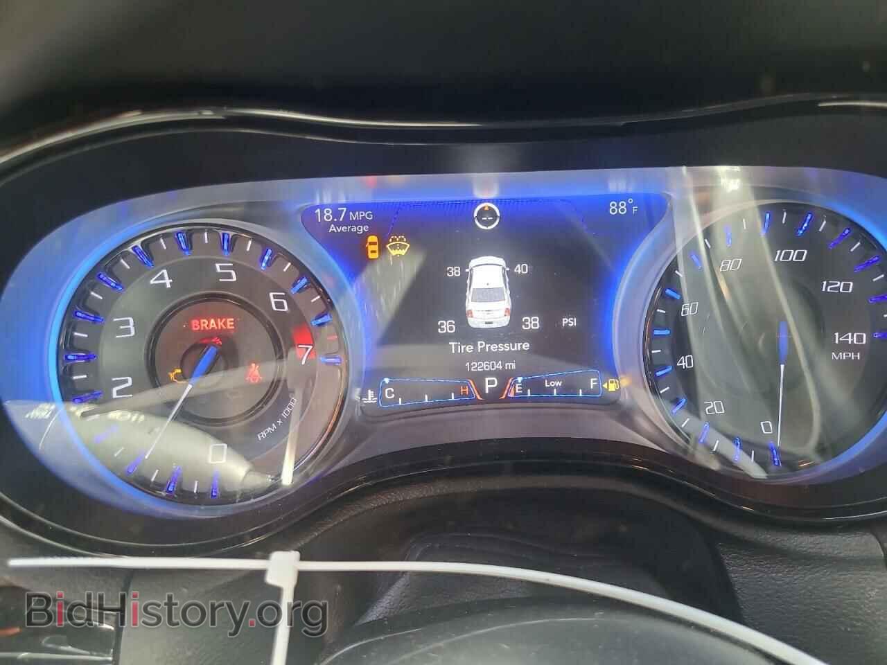 2018 CHRYSLER 300 - VIN: 2C3CCAGG3JH218416 - Фото 9