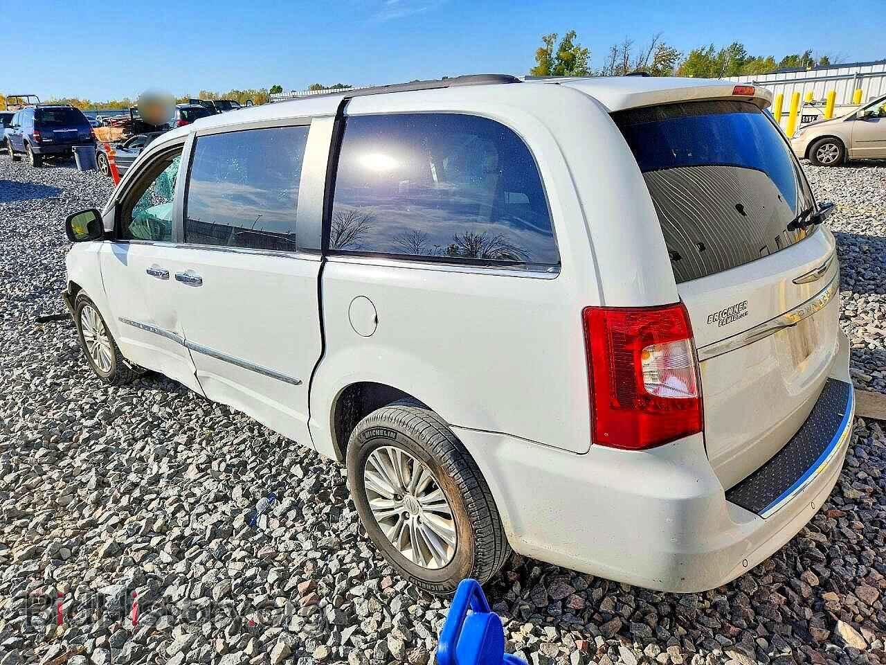 2015 CHRYSLER MINIVAN - VIN: 2C4RC1CGXFR610595 - Photo 2