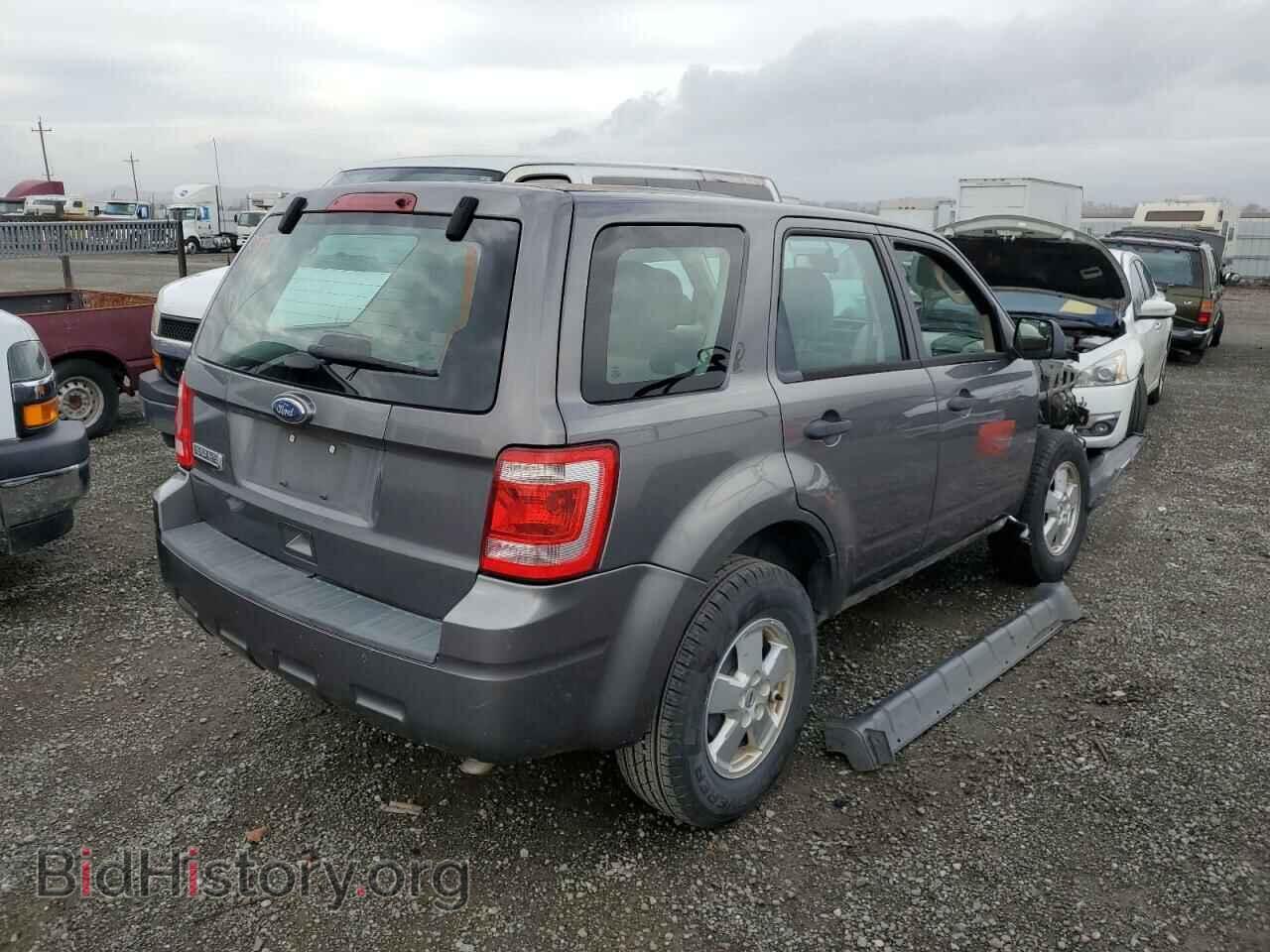 2011 FORD ESCAPE - VIN: 1FMCU0C73BKB14524 - Фото 3