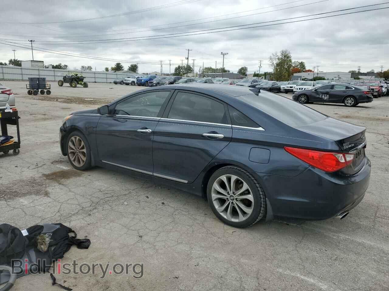 2013 HYUNDAI SONATA - VIN: 5NPEC4ABXDH781574 - Фото 2