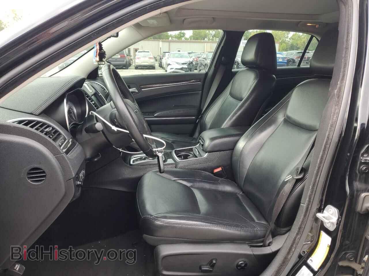 2016 CHRYSLER 300 - VIN: 2C3CCAAG8GH235360 - Фото 7
