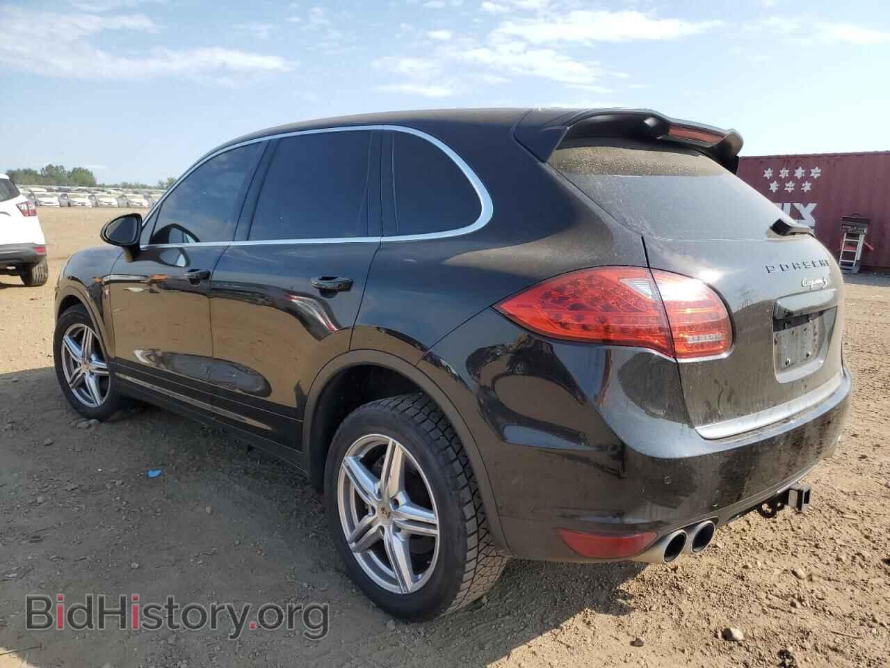 2011 PORSCHE CAYENNE - VIN: WP1AA2A21BLA00196 - Photo 2