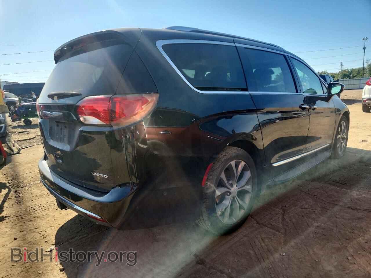 2017 CHRYSLER PACIFICA - VIN: 2C4RC1GG1HR668804 - Фото 3