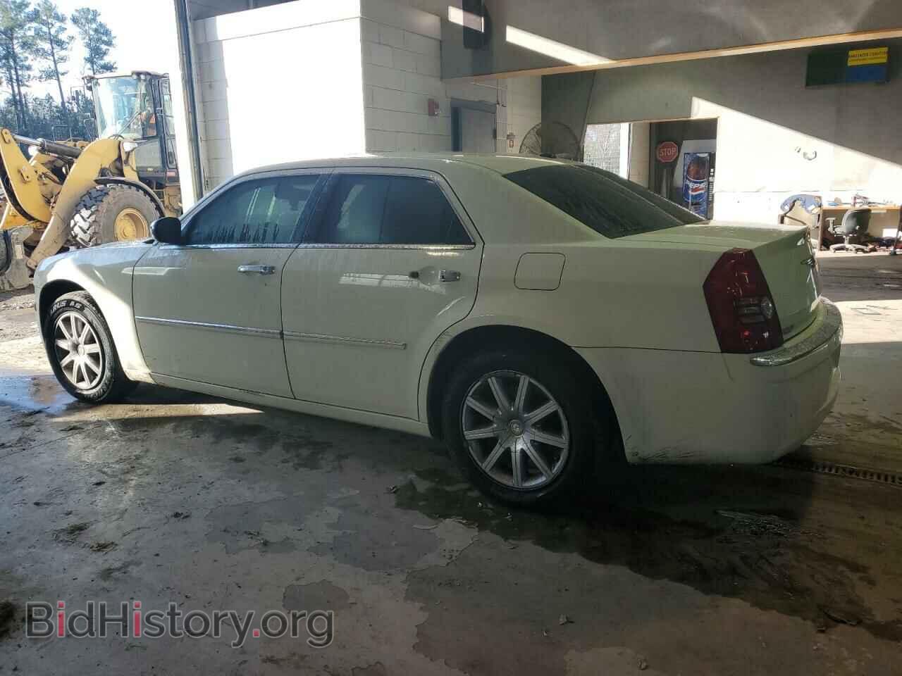 2009 CHRYSLER 300 - VIN: 2C3KA33V09H625218 - Фото 2