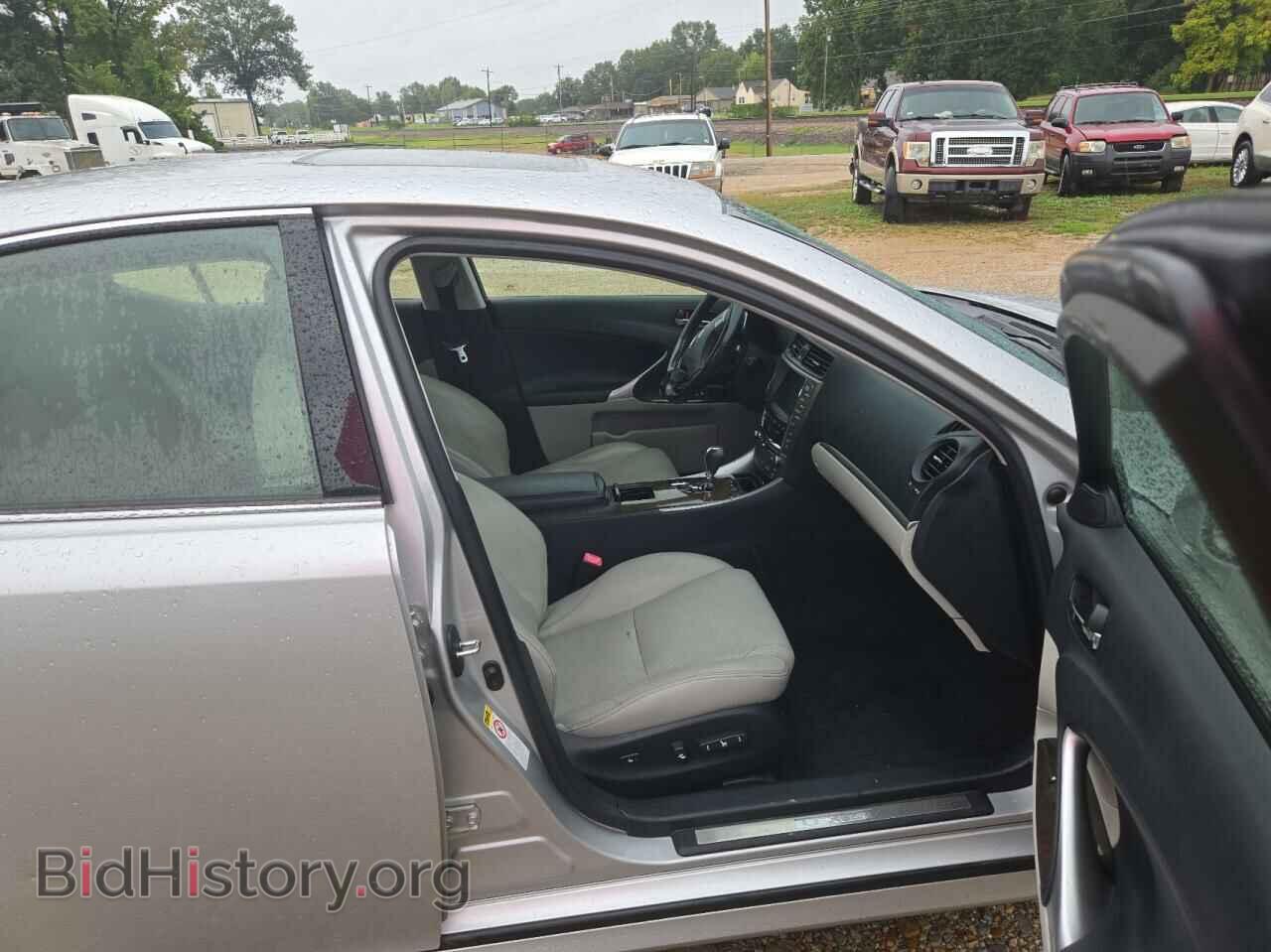 2011 LEXUS IS - VIN: JTHCF5C20B5044980 - Photo 5