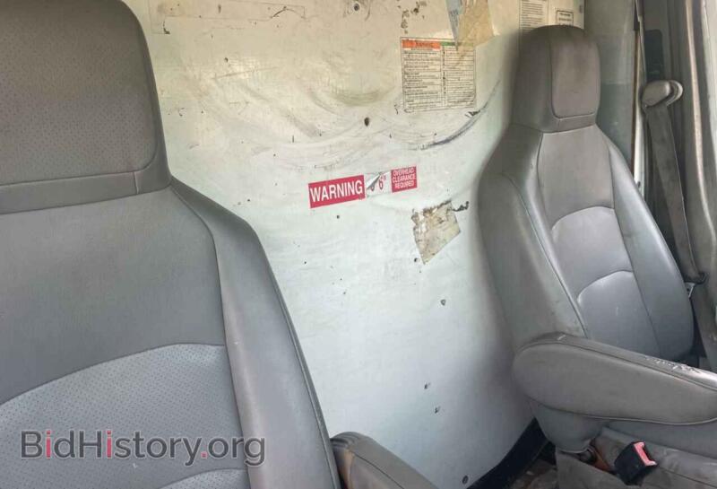 2011 Ford ALL MODELS (VIN 1FDWE3FL6BDA91622) — фото 6 из 10