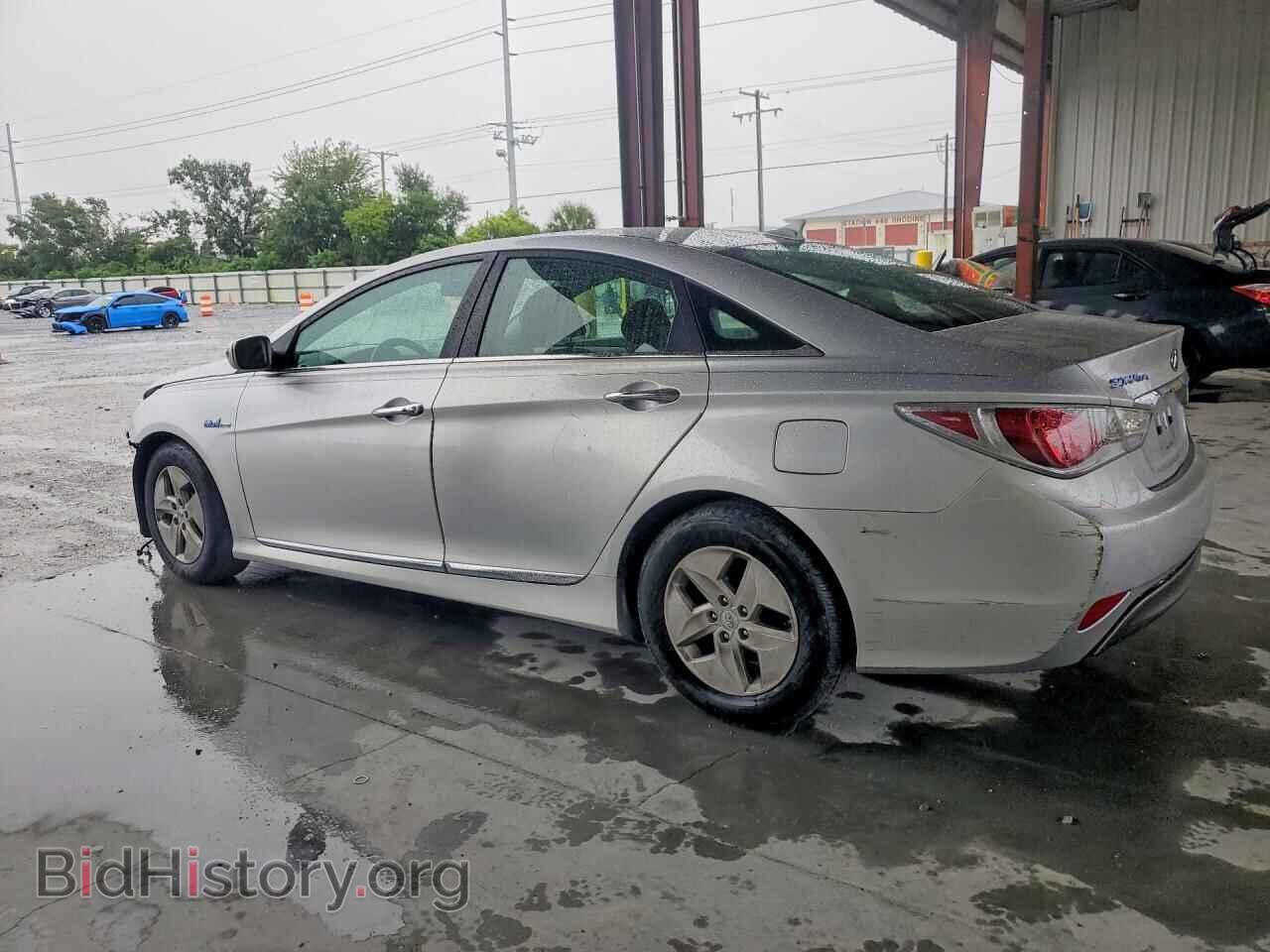 2011 HYUNDAI SONATA - VIN: KMHEC4A44BA005152 - Photo 2