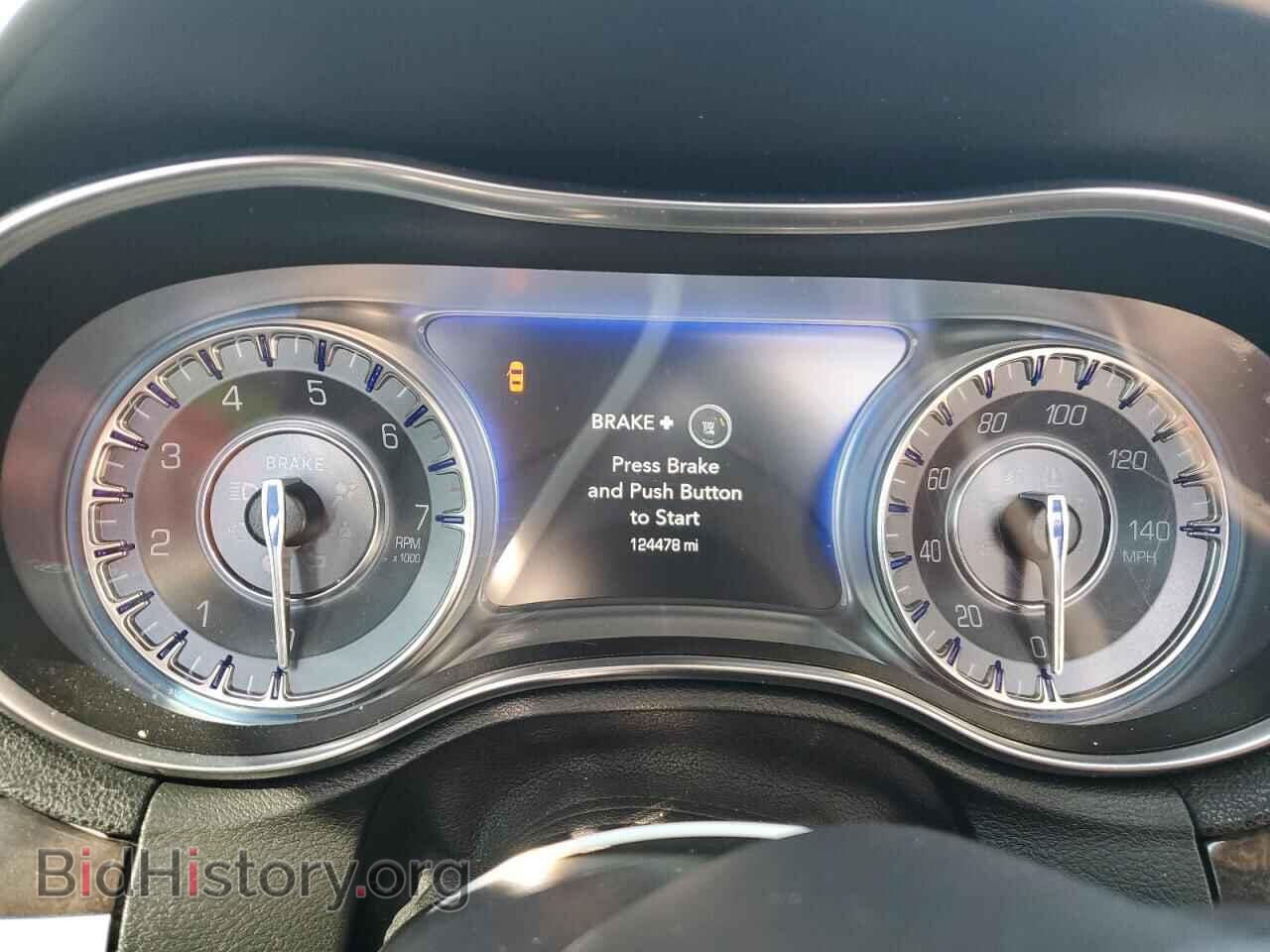 2017 CHRYSLER 300 - VIN: 2C3CCAKG1HH566829 - Фото 9