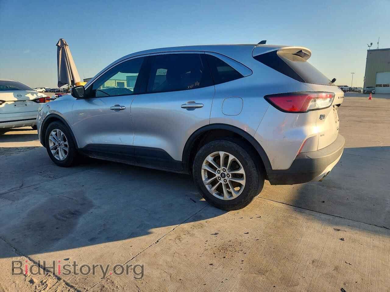 2020 Ford ESCAPE (VIN 1FMCU0G63LUA31456) — фото 2 из 12