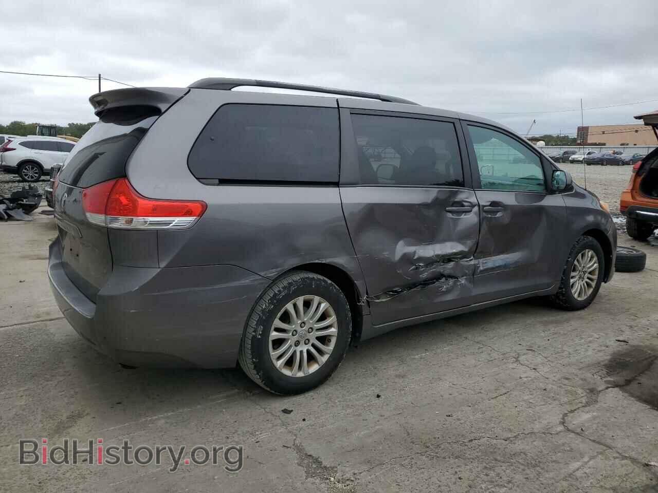 2011 TOYOTA All Models - VIN: 5TDYK3DC5BS142038 - Фото 3