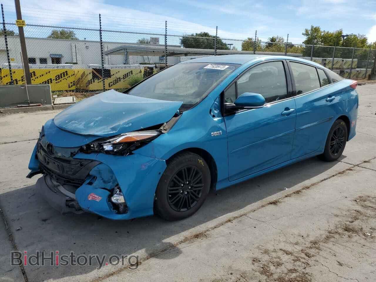 Фотография JTDKARFP2H3044431 - TOYOTA PRIUS 2017