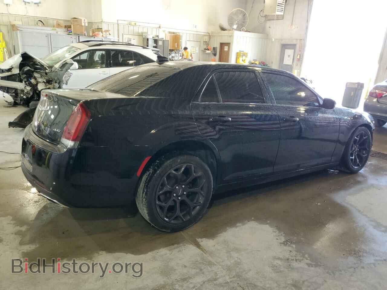2019 CHRYSLER 300 - VIN: 2C3CCAAG4KH601646 - Фото 3