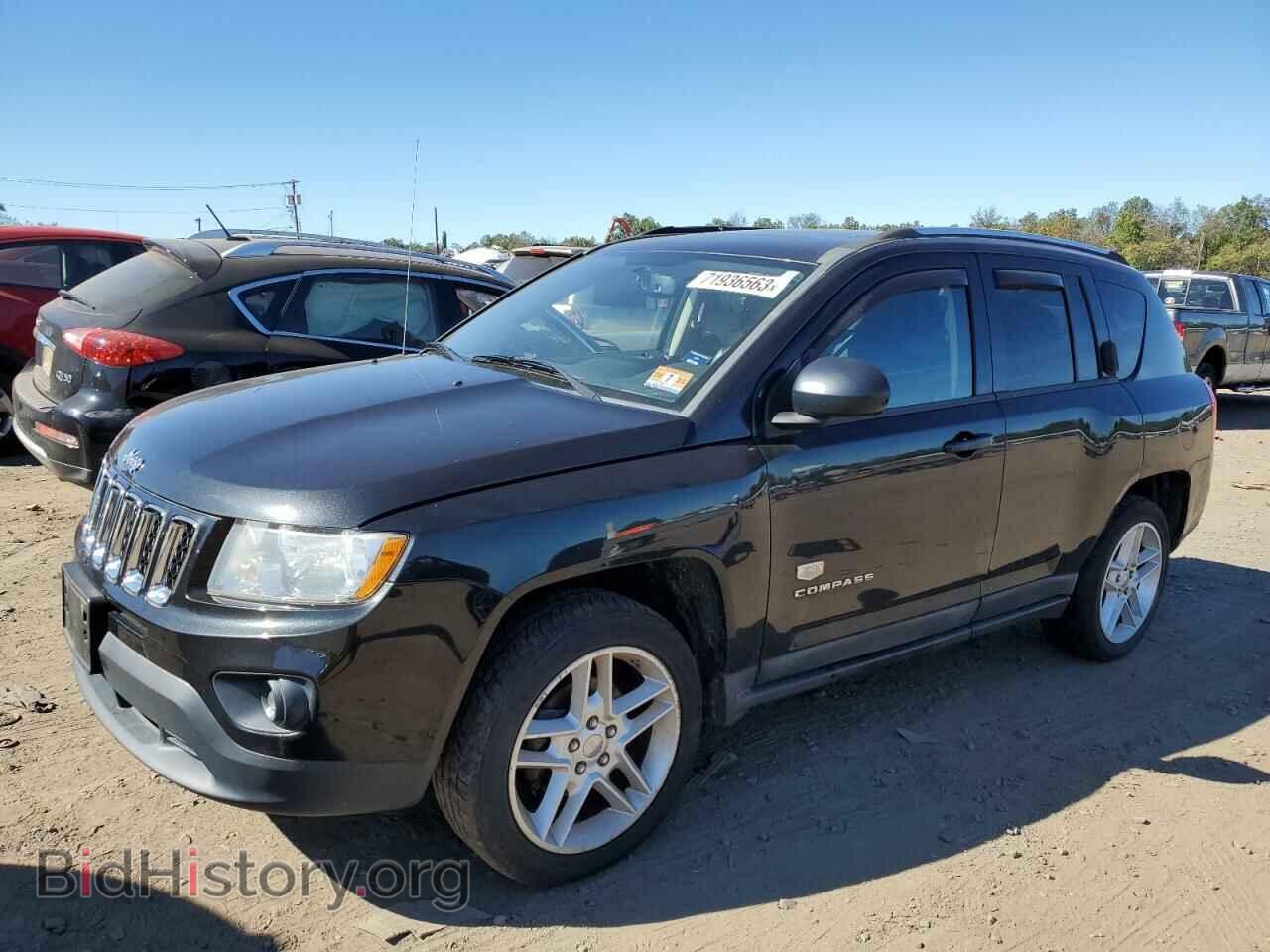 Photo 1J4NF5FB4BD202338 - JEEP COMPASS 2011
