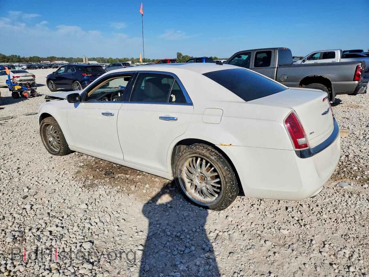 2012 CHRYSLER 300 - VIN: 2C3CCAHG3CH184334 - Photo 2