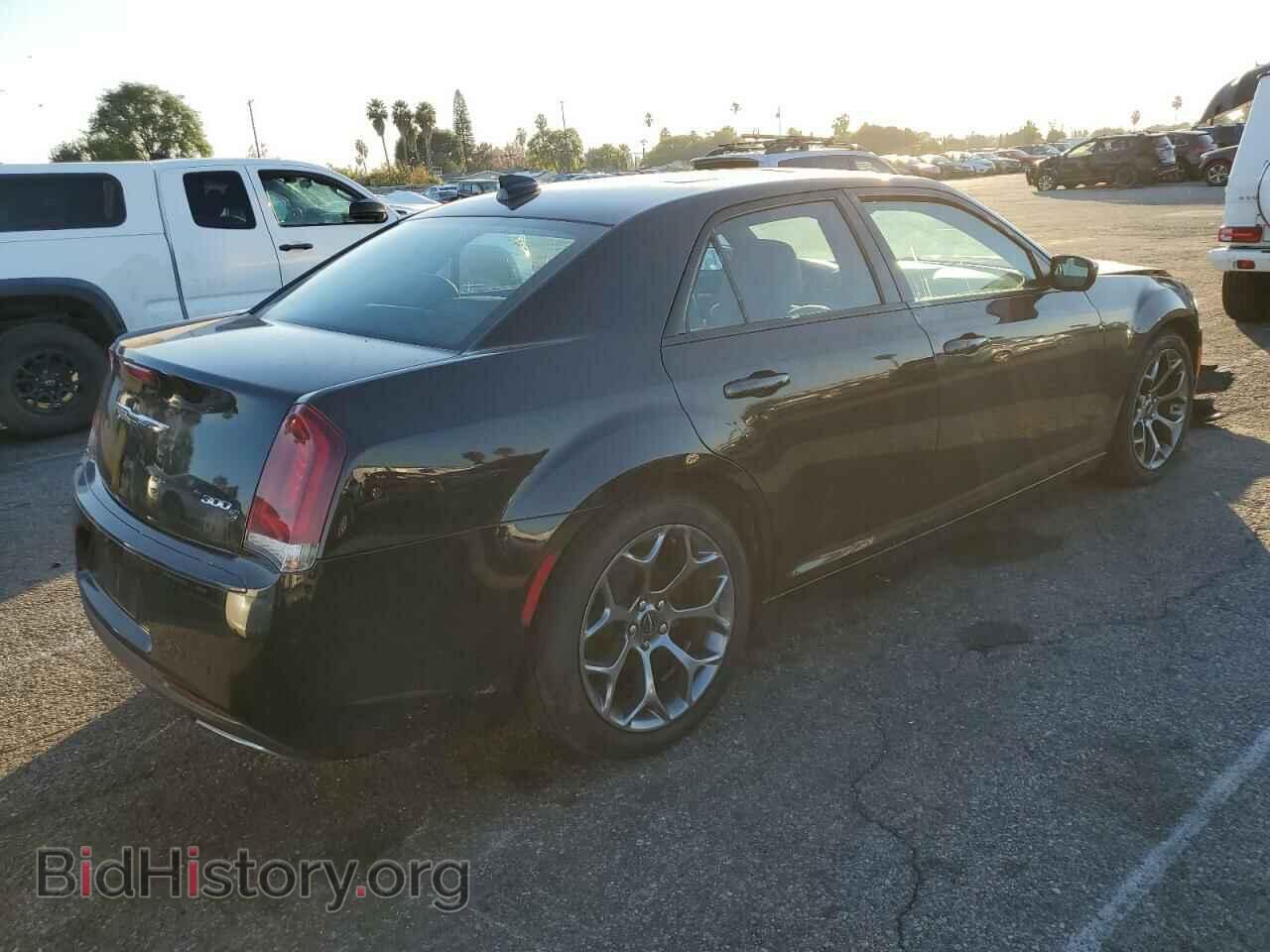 2016 CHRYSLER 300 - VIN: 2C3CCABG8GH351771 - Фото 3