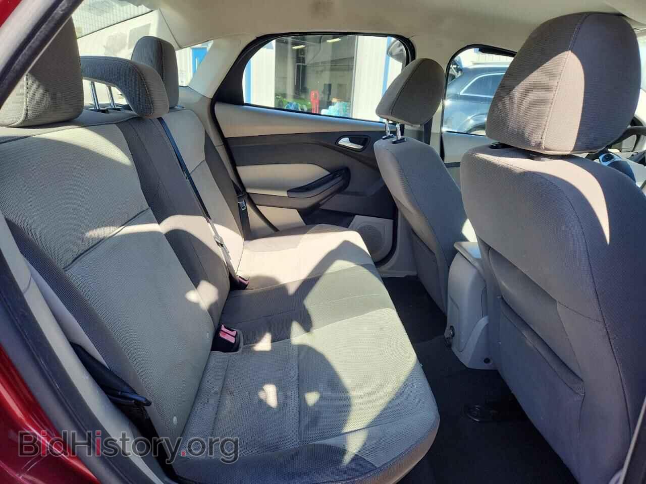 2014 Ford FOCUS (VIN 1FADP3F29EL194420) — photo 10 of 12