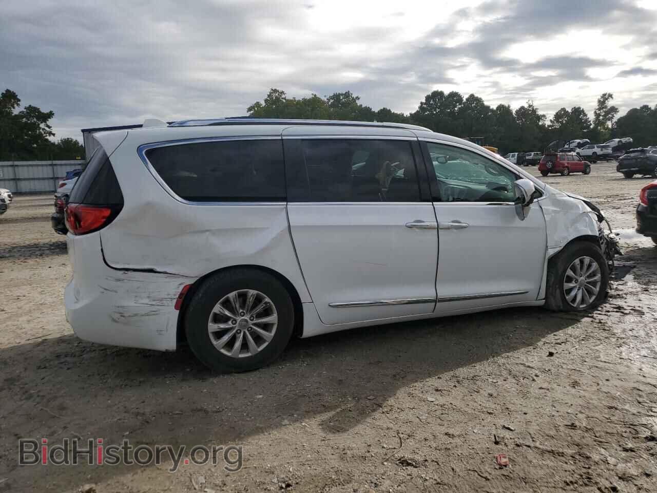 2018 CHRYSLER PACIFICA - VIN: 2C4RC1BGXJR210840 - Фото 3