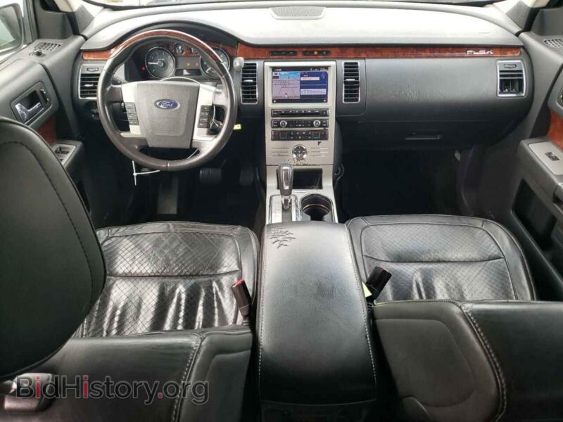 2011 Ford FLEX (VIN 2FMGK5DC2BBD27832) — photo 8 of 14