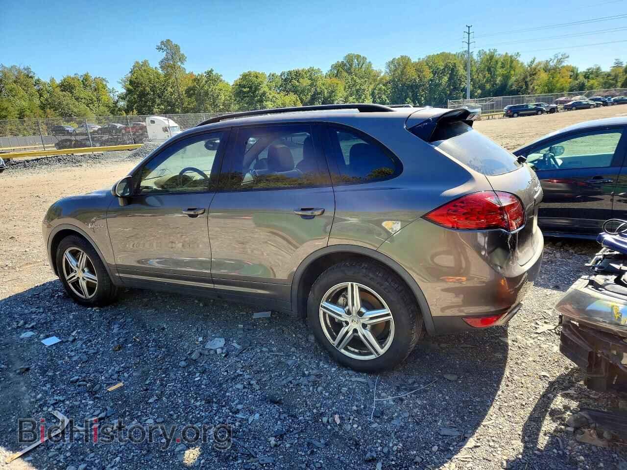 2012 PORSCHE CAYENNE - VIN: WP1AE2A21CLA90729 - Photo 2