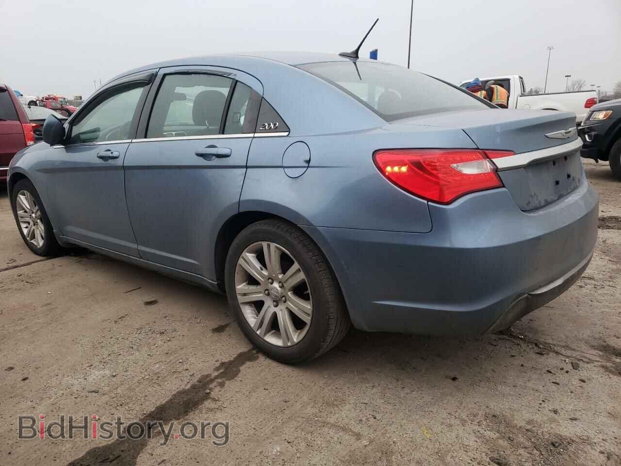 2011 CHRYSLER 200 - VIN: 1C3BC1FG8BN562829 - Фото 2