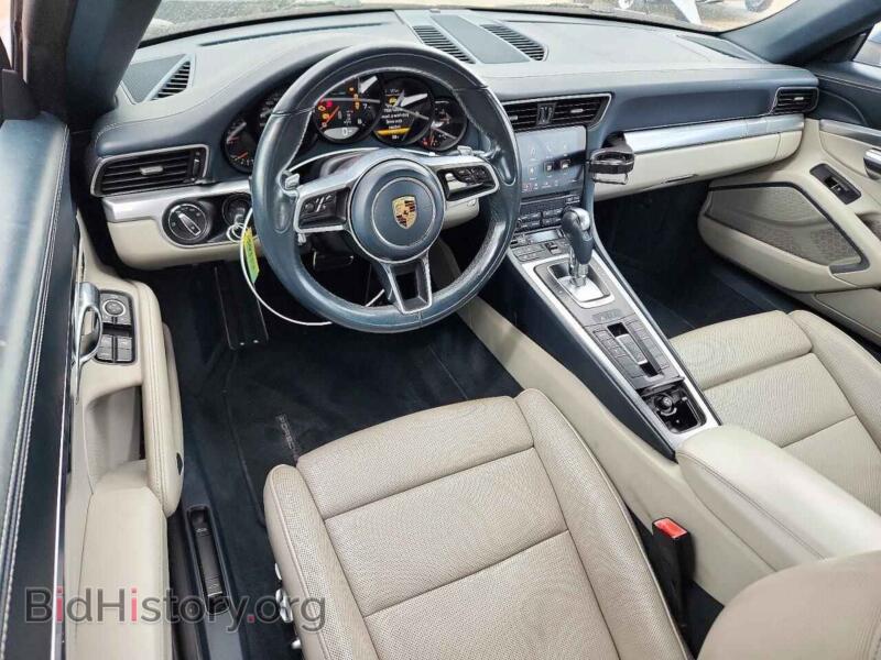 2017 Porsche 911 (VIN WP0CA2A9XHS141189) — фото 8 из 13