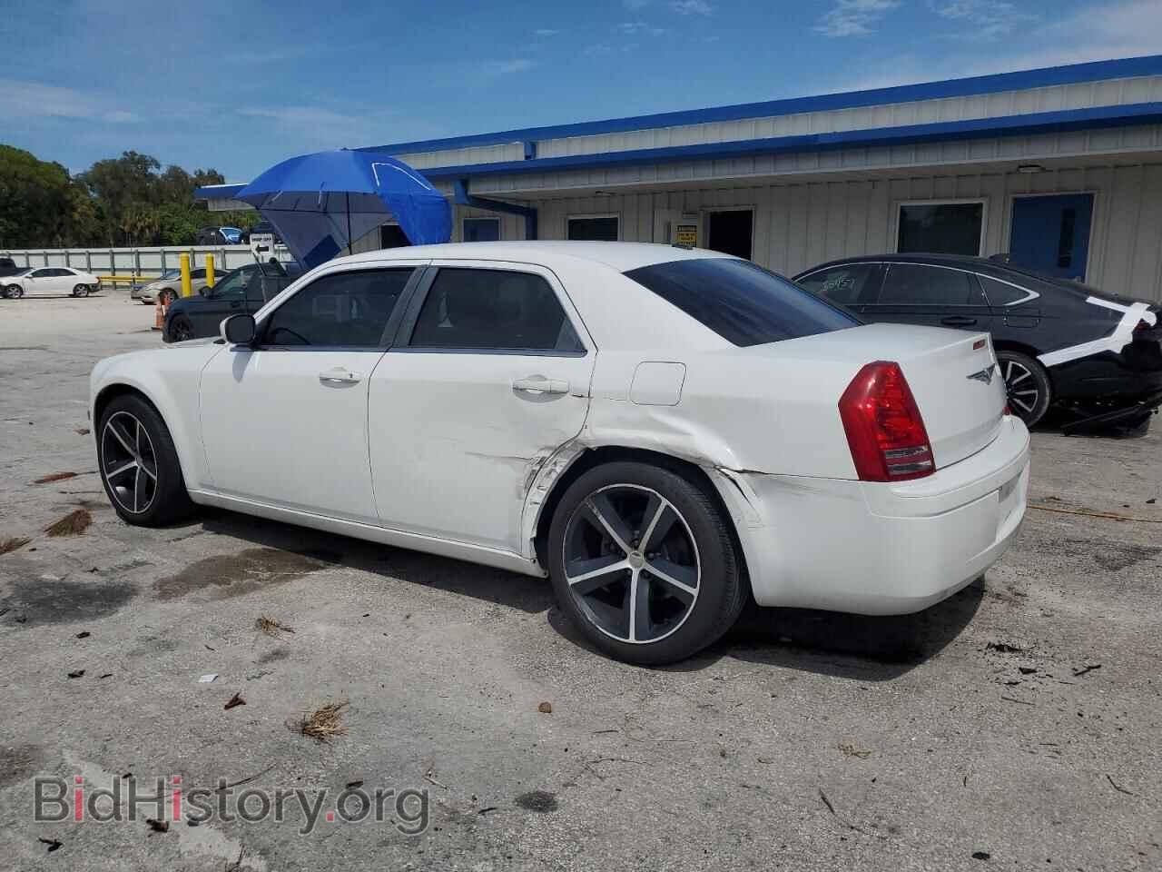 2010 CHRYSLER 300 - VIN: 2C3CA2CV3AH255983 - Фото 2