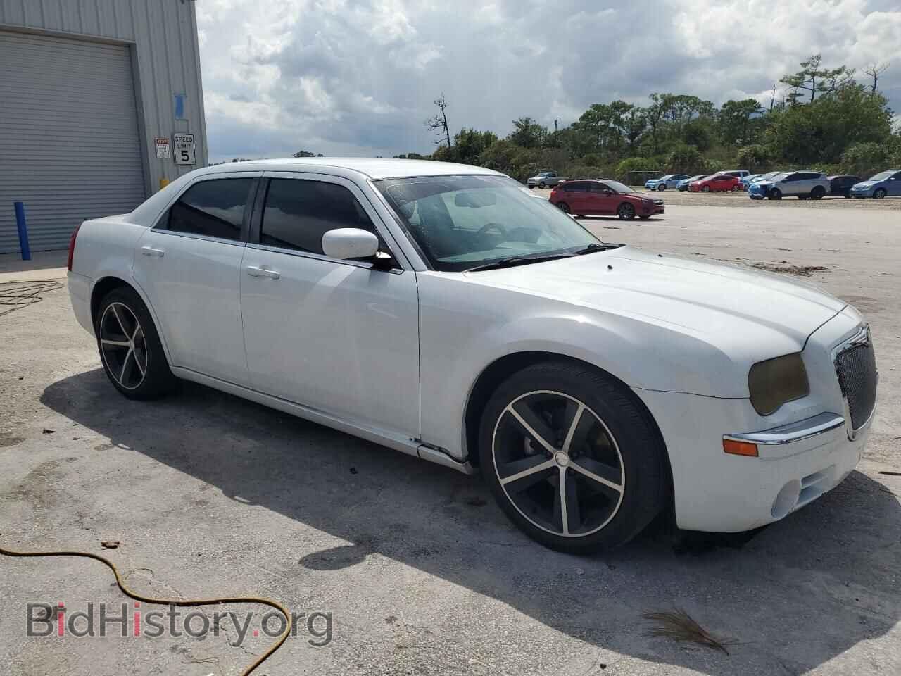2010 CHRYSLER 300 - VIN: 2C3CA2CV3AH255983 - Фото 4