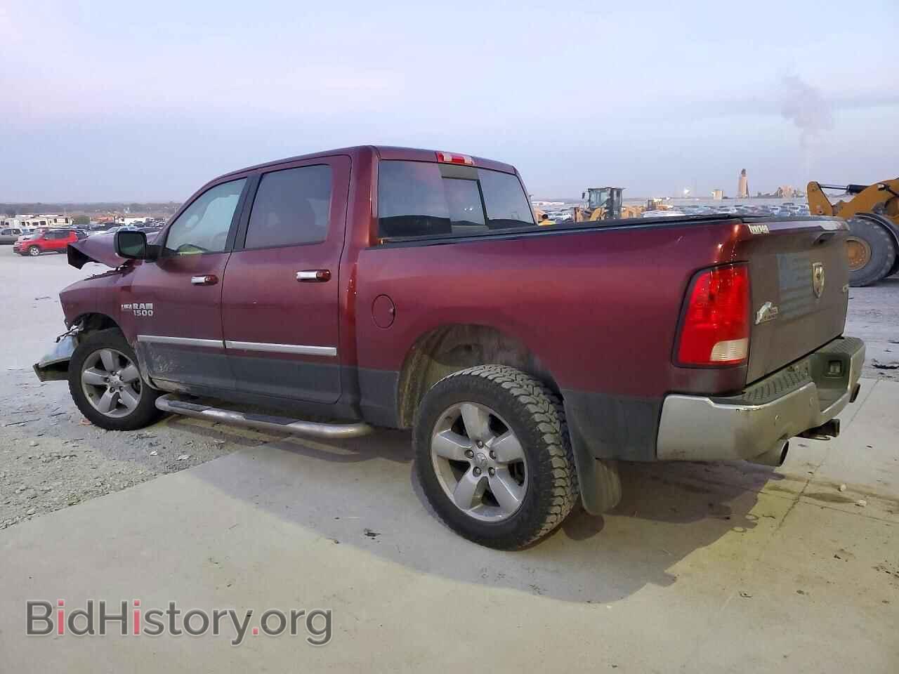 2017 RAM 1500 - VIN: 3C6RR7LT2HG556370 - Фото 2