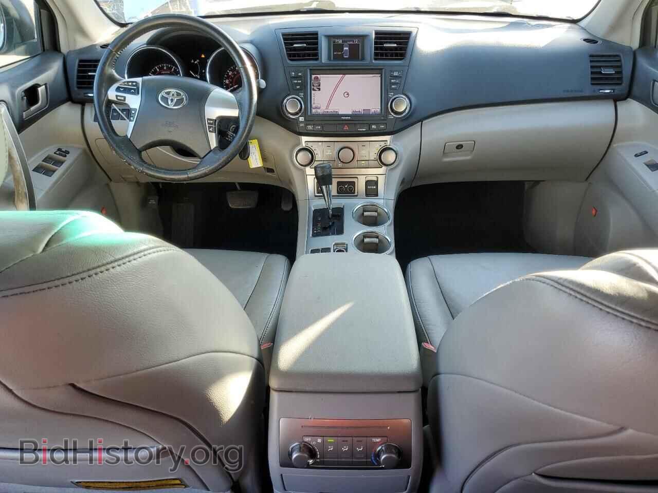 2011 TOYOTA HIGHLANDER - VIN: 5TDZK3EH7BS048743 - Фото 8