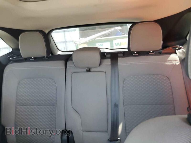 2020 Ford ESCAPE (VIN 1FMCU9G60LUA28843) — photo 10 of 13