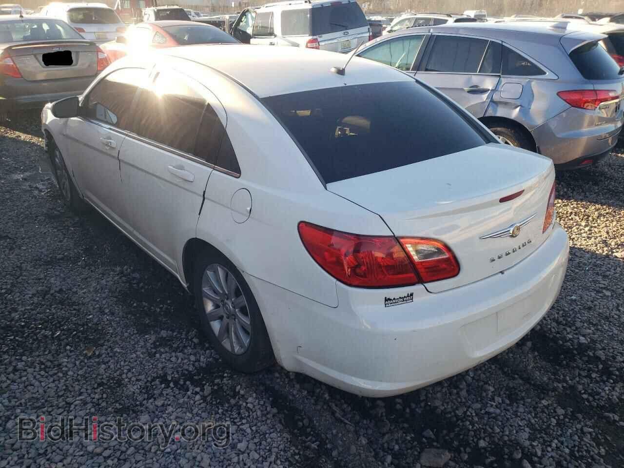 2010 CHRYSLER SEBRING - VIN: 1C3CC5FB2AN233929 - Фото 2