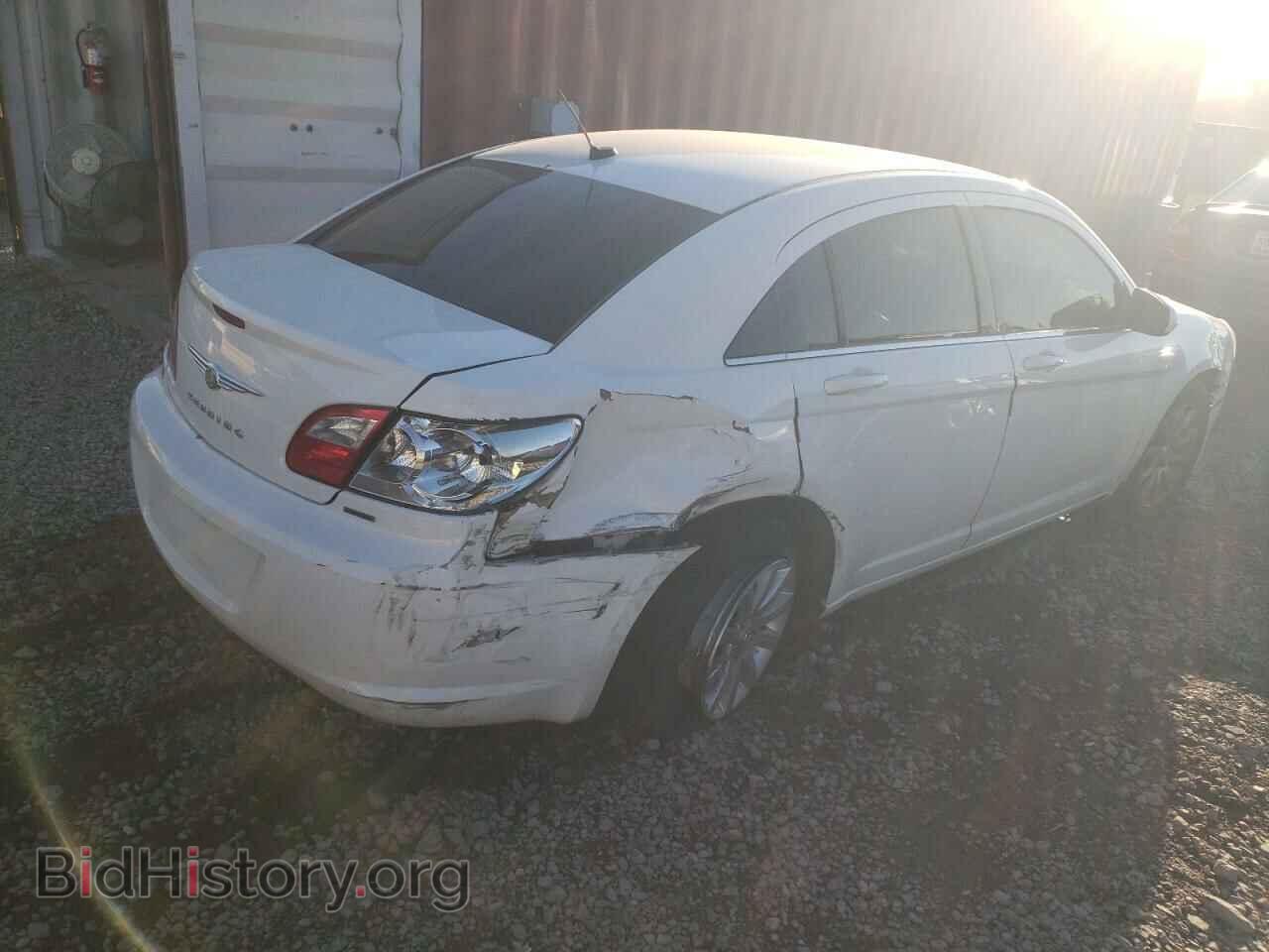 2010 CHRYSLER SEBRING - VIN: 1C3CC5FB2AN233929 - Фото 3