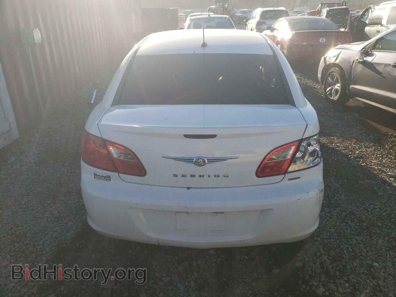 2010 CHRYSLER SEBRING - VIN: 1C3CC5FB2AN233929 - Фото 6
