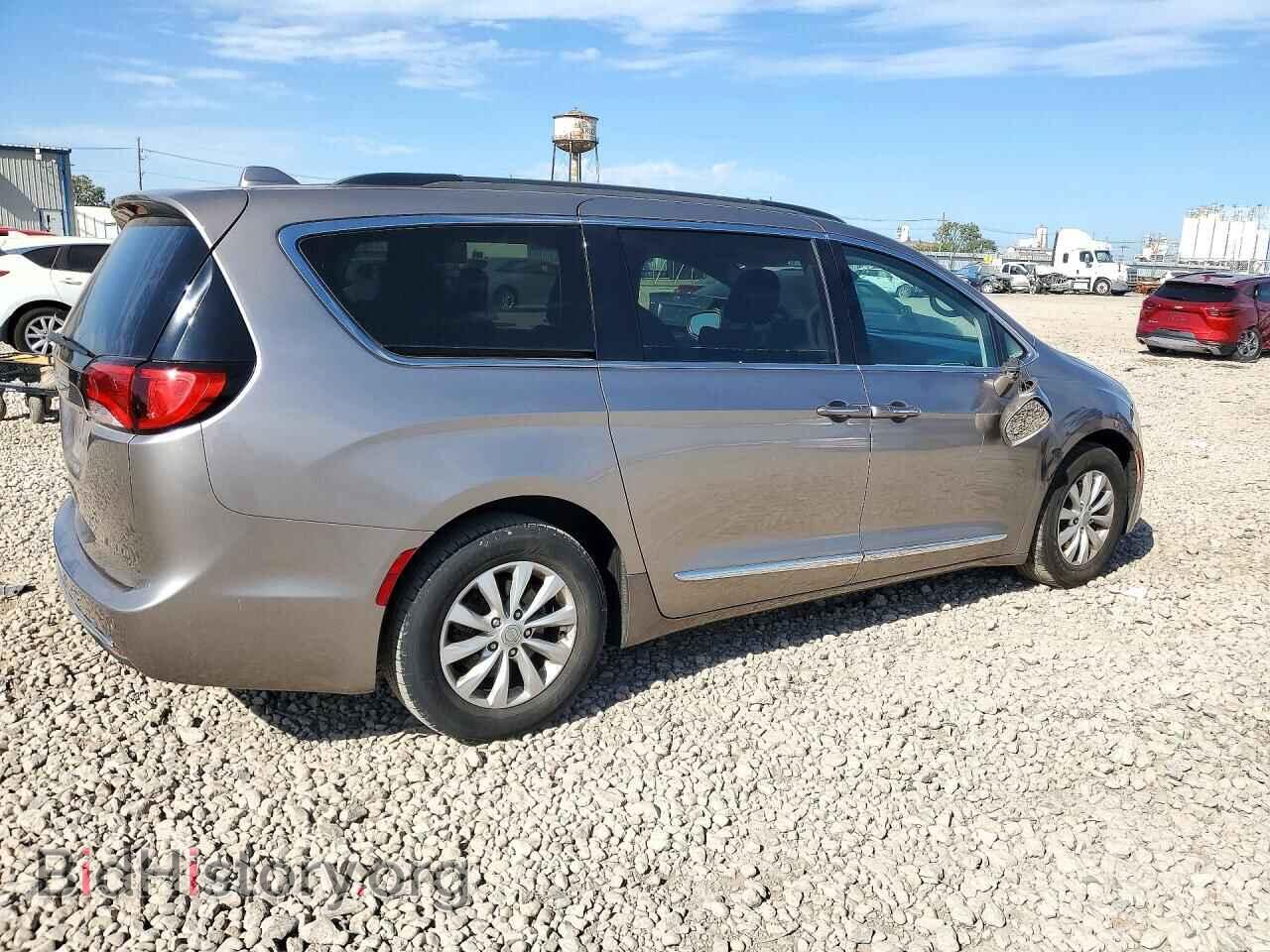 2017 CHRYSLER PACIFICA - VIN: 2C4RC1BGXHR540746 - Фото 3