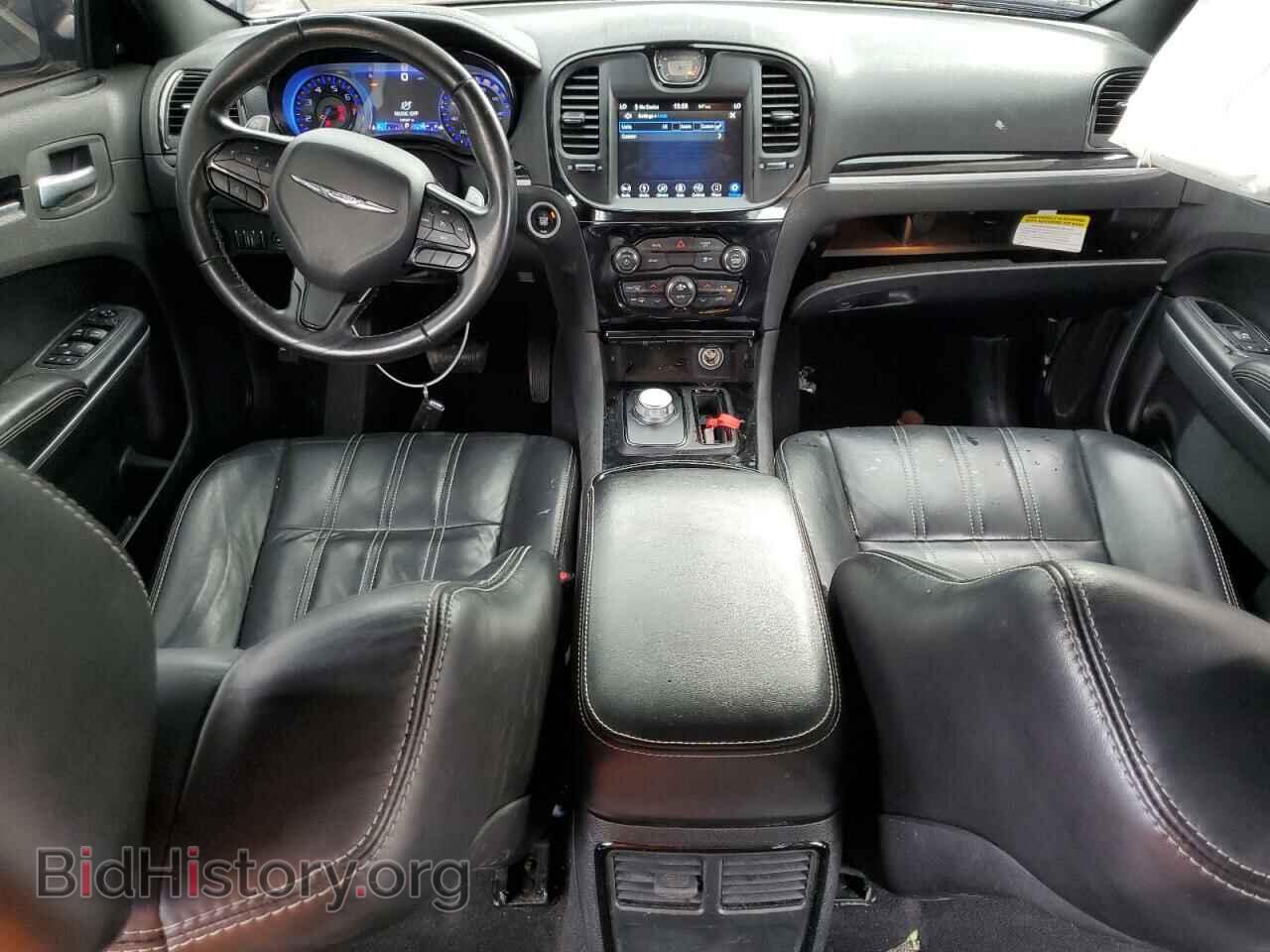 2019 CHRYSLER 300 - VIN: 2C3CCABG1KH515662 - Фото 8