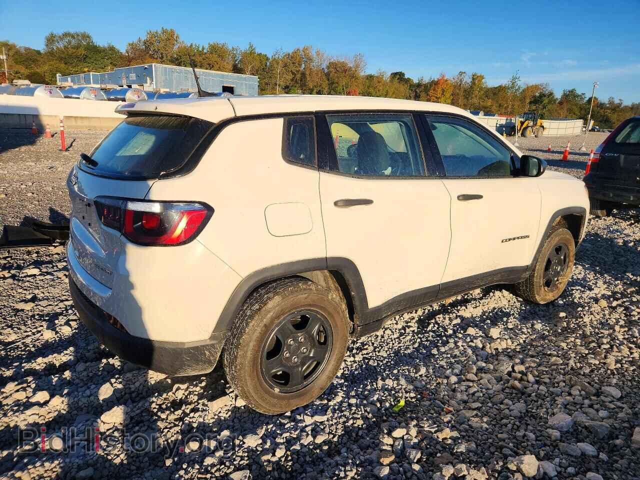 2019 JEEP COMPASS - VIN: 3C4NJDAB3KT744997 - Фото 3