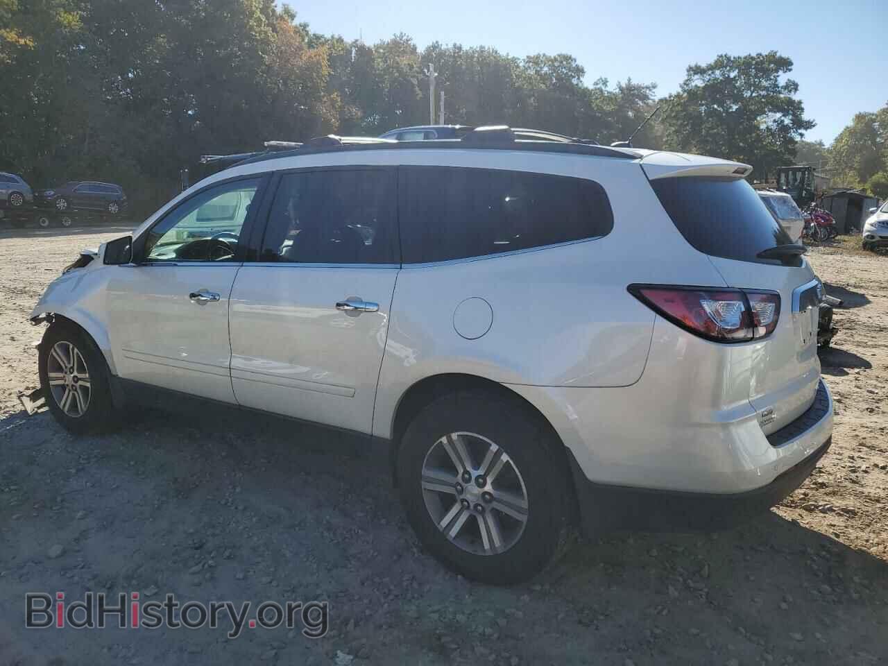 2015 CHEVROLET TRAVERSE - VIN: 1GNKVHKD3FJ118823 - Фото 2
