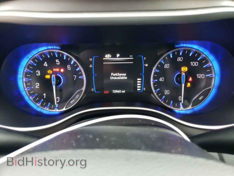 2020 Chrysler PACIFICA (VIN 2C4RC1BG5LR268759) — photo 9 of 13