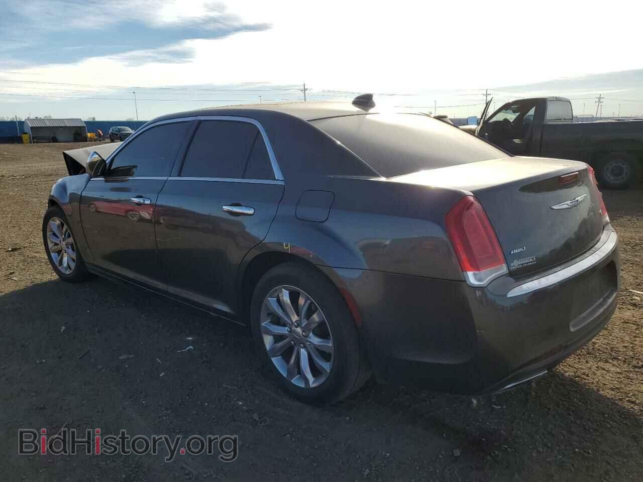 2017 CHRYSLER 300 - VIN: 2C3CCAKG8HH565645 - Фото 2