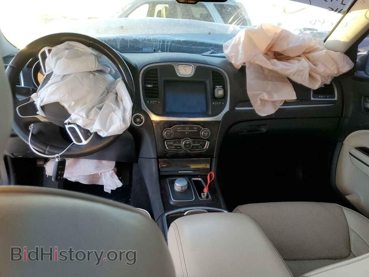 2017 CHRYSLER 300 - VIN: 2C3CCAKG8HH565645 - Фото 8