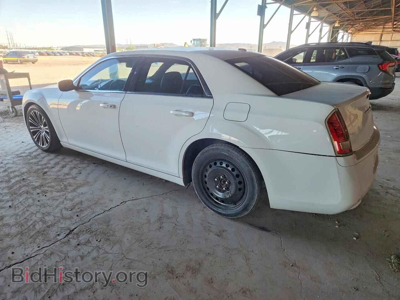 2013 CHRYSLER 300 - VIN: 2C3CCABG5DH532919 - Photo 2
